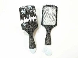 Ovplyvní materiál súpravy kefy na vlasy používateľskú skúsenosť?